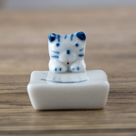 Urban Tokyo Cat and Fish Porcelain Chopsticks Rest 1.75"L