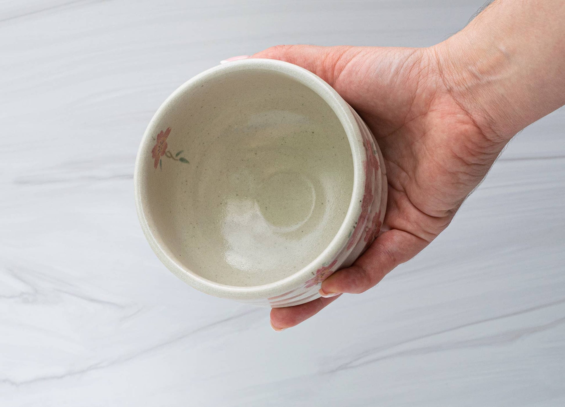 Aprikalife Maruyoshi Shidare-zakura Matcha Bowl / Ceramic / 16 oz Handmade Japanese Matcha Tea Bowl with Small Pink Flowers