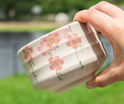 Aprikalife Maruyoshi Shidare-zakura Matcha Bowl / Ceramic / 16 oz Handmade Japanese Matcha Tea Bowl with Small Pink Flowers