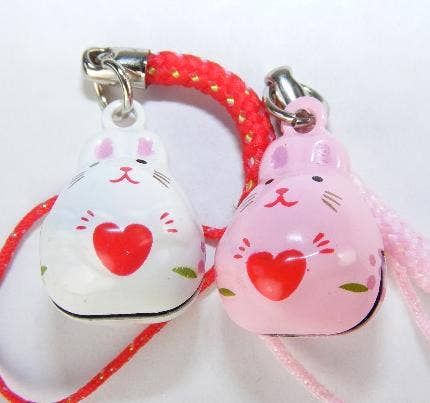 BCmini Rabbit W/heart Bell