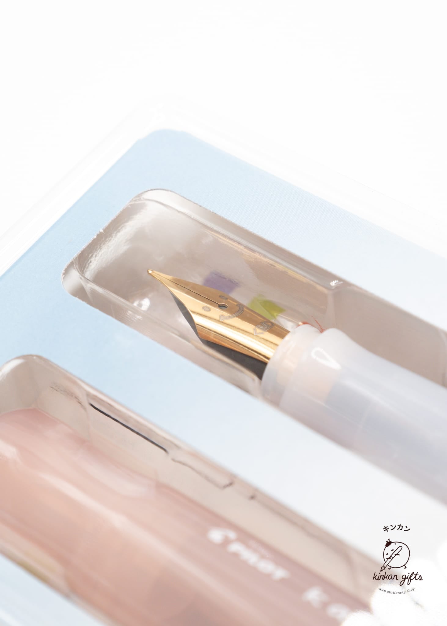 JPT Light Pink / Medium Kakuno Fountain Pen Madoromi Gold Nib
