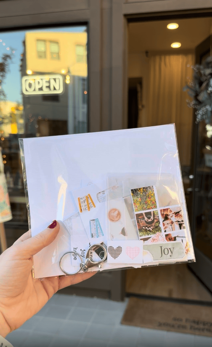 Kinkan Gifts Junk Journaling Micro Vision Board Keychain Kit - PREORDER