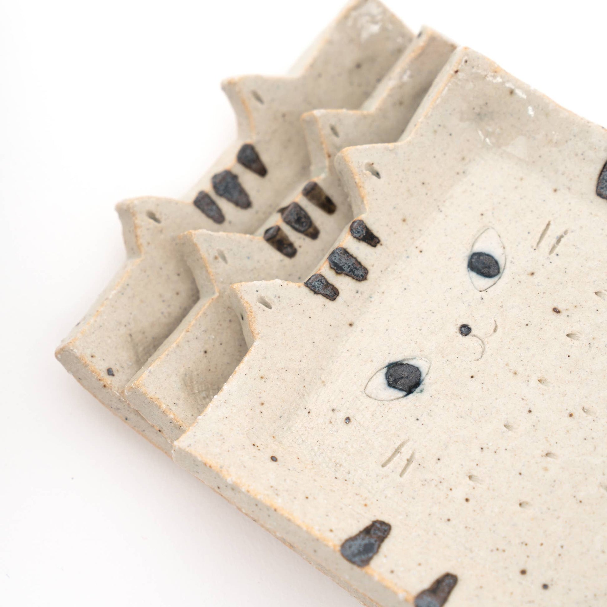 U PLUS INC Handmade Cat Square Plate Set of 3 - Beige