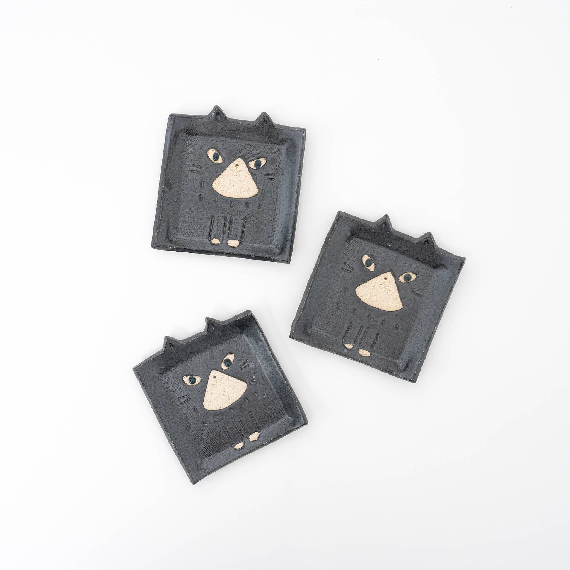 U PLUS INC Handmade Cat Square Plate Set of 3 - Black